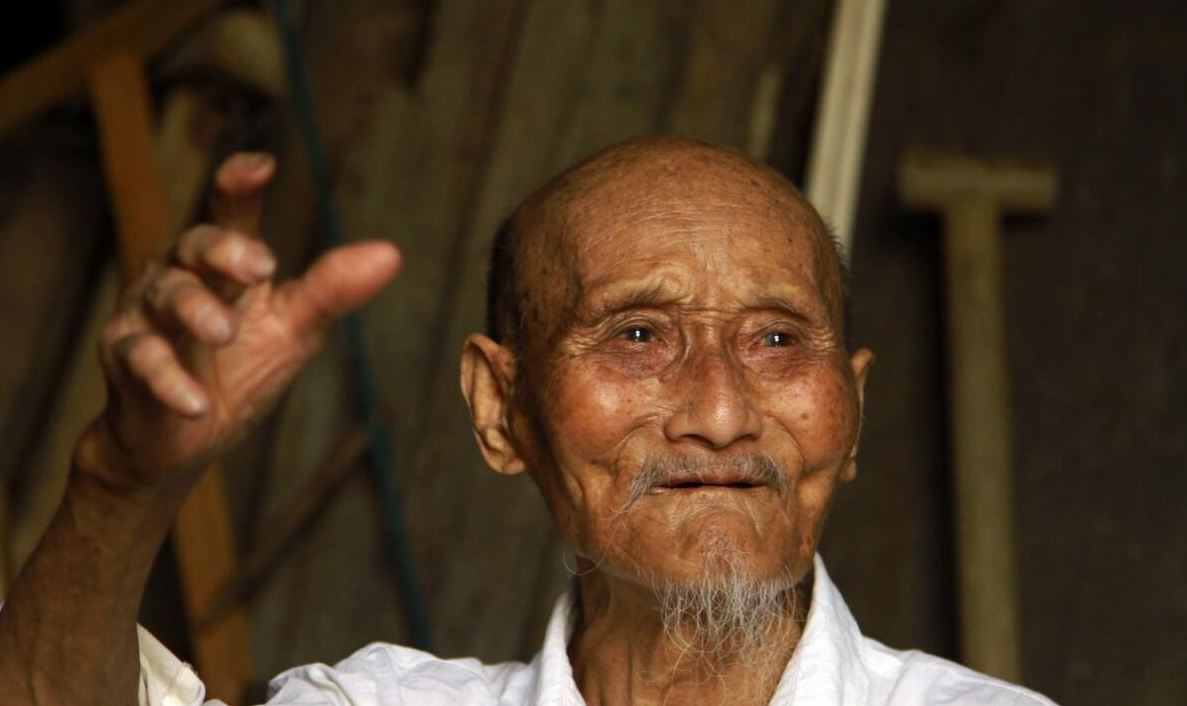 脂肪肝|43岁包租公，从脂肪肝到肝功能正常仅用100天，肝科主任：方法值得借鉴