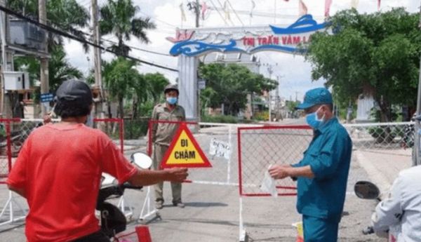 小朱聊育儿|越南抛弃中国方案后，疫情剧烈反弹医院爆满，河内感慨被西方欺骗