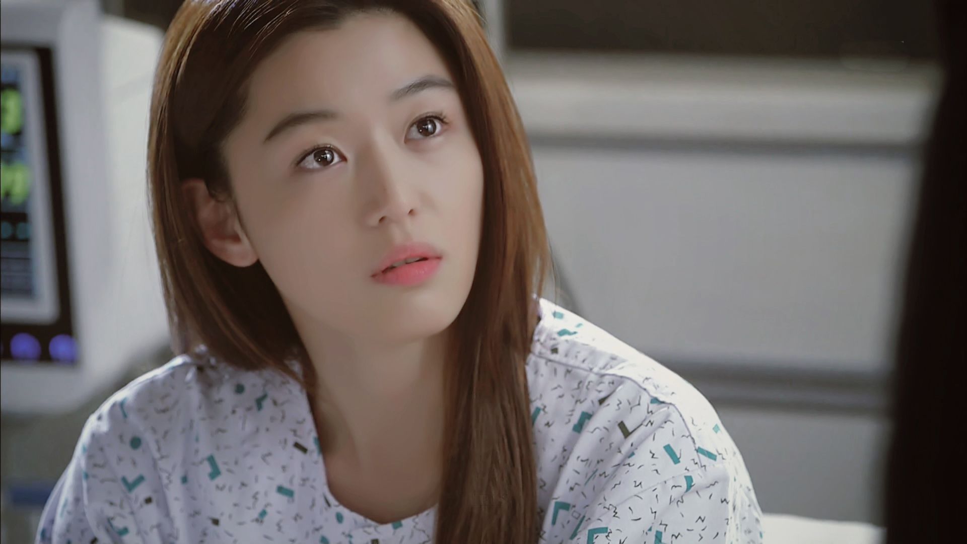 全智贤|她曾被誉为韩国“第一美女”，一集片酬就2个亿，然而花期却太短