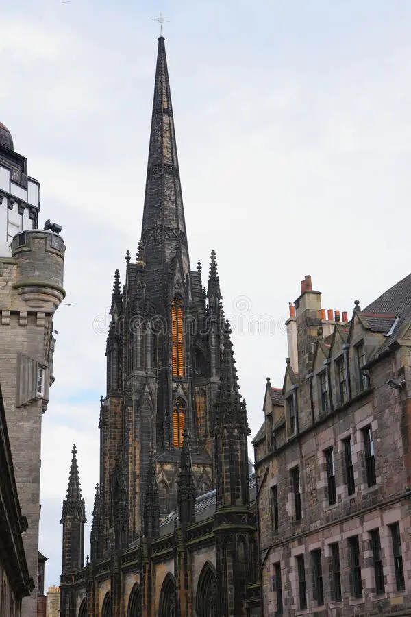 InsDaily|2021建筑界“丑东西”大赏！网友被吓到：它们到底经历了什么！