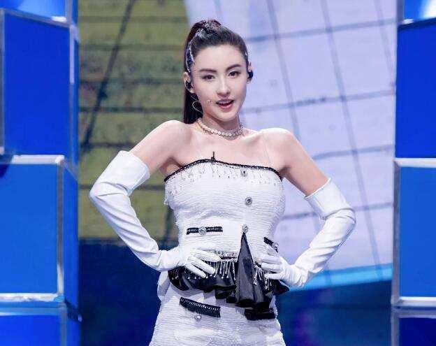 陈媛说 41岁张柏芝近照曝光，肚子凸出疑似怀孕？网友：看上去已有5个月