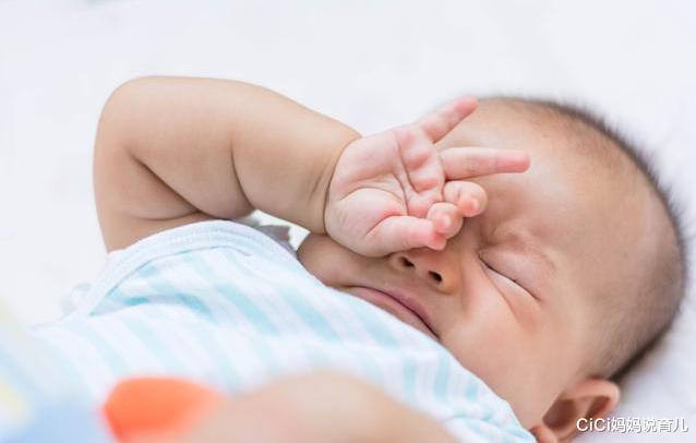 CiCi妈妈说育儿|别等宝宝睡熟了再放床，睡得越熟抱睡习惯越难改，先来看正确做法