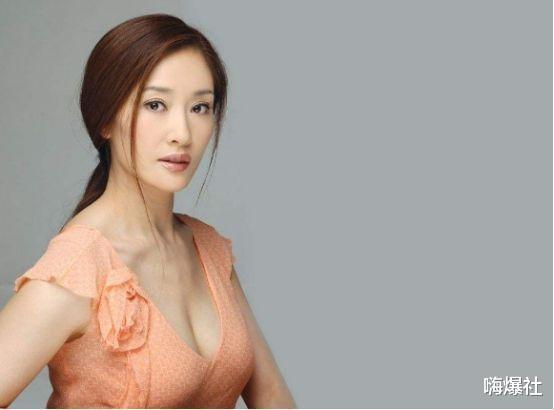 盖丽丽|19年前的一幕“喂奶戏”，她陷入争议，现在转行和老公打拼