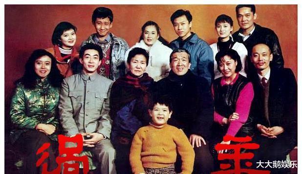 孟智超|“三毛”孟智超，8岁成名，14岁秃顶，植发挨300多针，现在变身帅哥