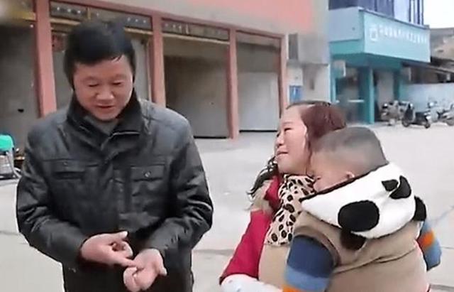 求职|33岁的袖珍人吴康:颜值停在了一岁,他怎么养活自己?