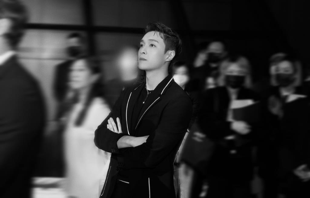 张艺兴|2021年的张艺兴不红了？恰恰相反，这是他最亮眼的一年