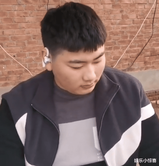 陈亚男|疑似朱小伟“相亲对象”曝光，体态微胖染绿发，网友：很有夫妻相