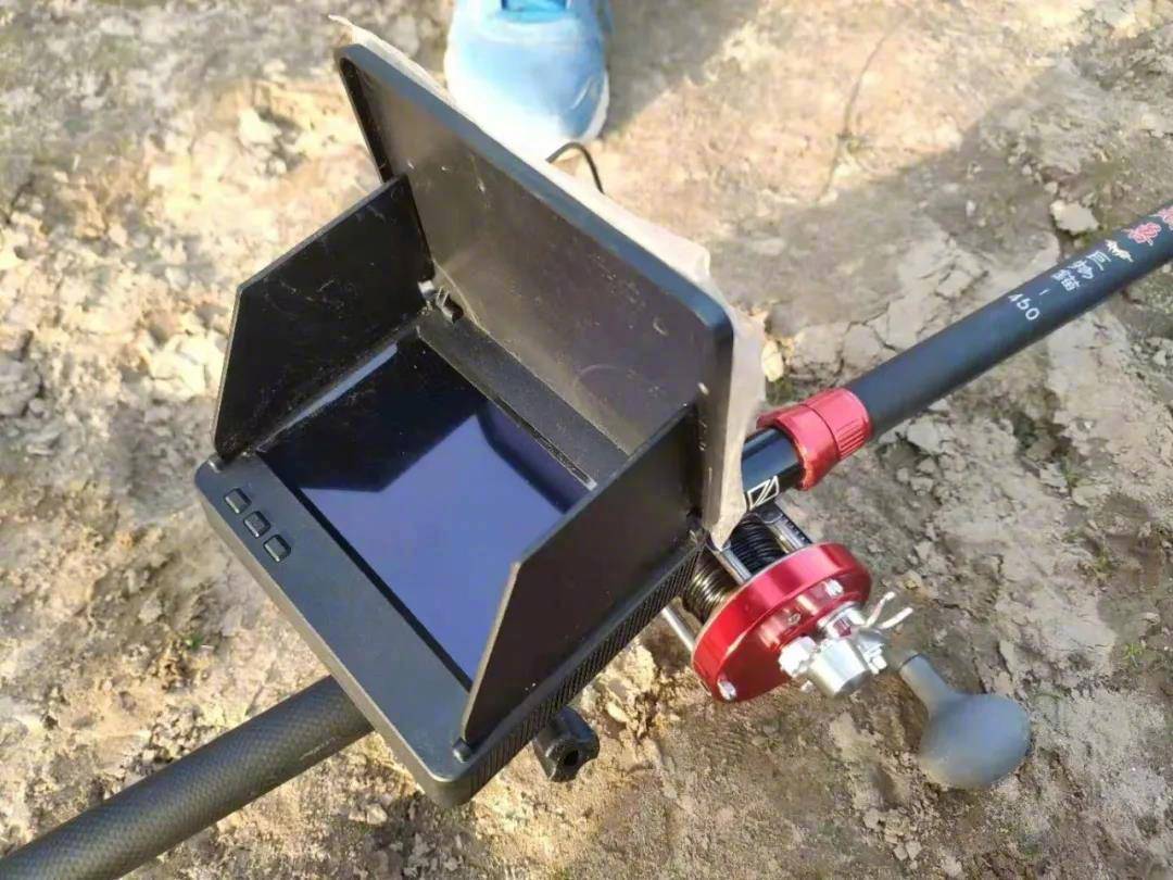 |四川射洪两男子用可视锚鱼器钓鱼被刑拘，您是怎么看的？