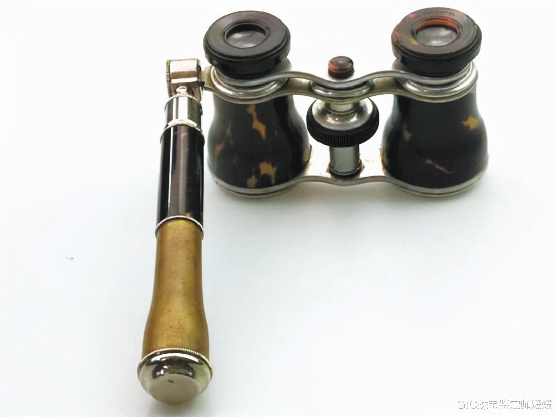 GIC珠宝鉴定师媛媛 古董宝石眼镜，用祖母绿和钻石作镜片，古人的豪气才是绝无仅有的