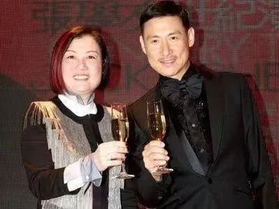 罗美薇|变卖豪宅与经纪人翻脸，张学友经济再出问题被传二次破产全因老婆