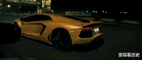 火箭|为什么客机飞过后面没有烟雾！而火箭升空时候那么大的喷火？