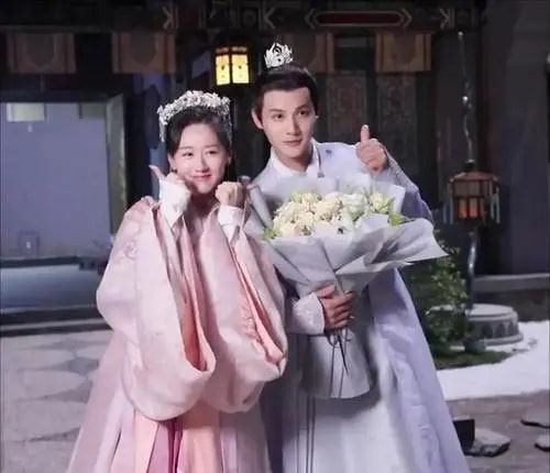 袁冰妍|她被称为“校花女神”，曾被曝哭戏全靠“眼药水”，明年或将霸屏