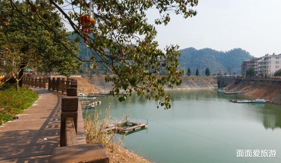 面面爱旅游 杭州的一个县城，地处省内西部，潜力很大，经济发展却很普通