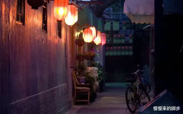 慢慢来的脚步|妈妈私奔15年，  爸爸爱上初恋，我的人生该怎么办？