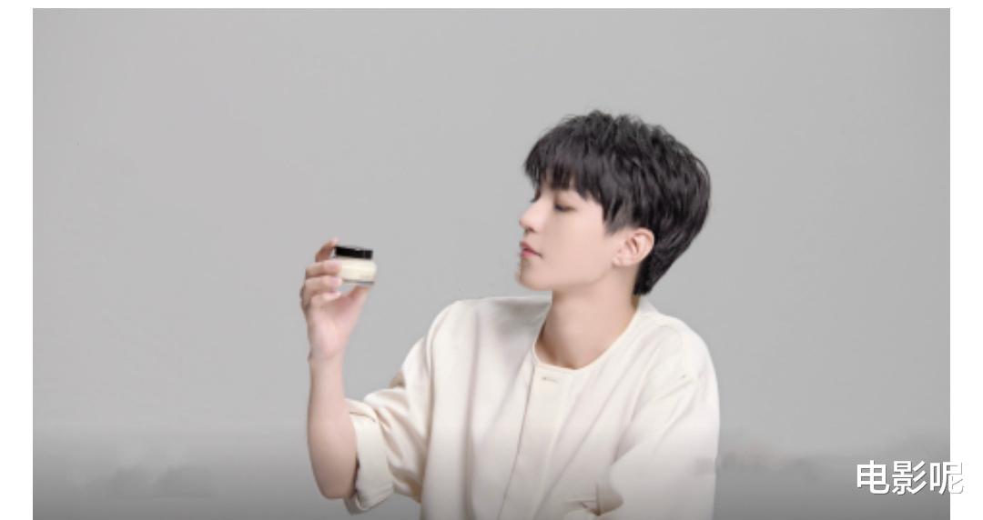 王俊凯|王俊凯品牌代言方发布全新视频，粉丝进行放大后，评论区好评不断