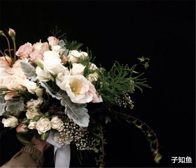 子知鱼 活泼可爱的星座女生:爱情中全力以赴,相信英雄、童话和魔法