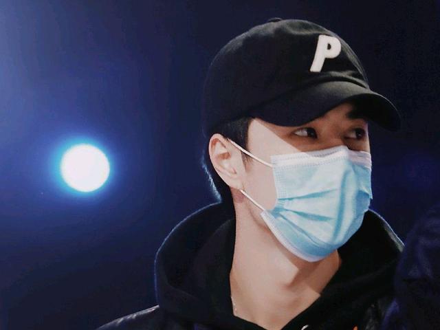 跨年晚会|跨年晚会收看指南：芒果台顶流荟萃，东方港星集结，收视霸主还是央视