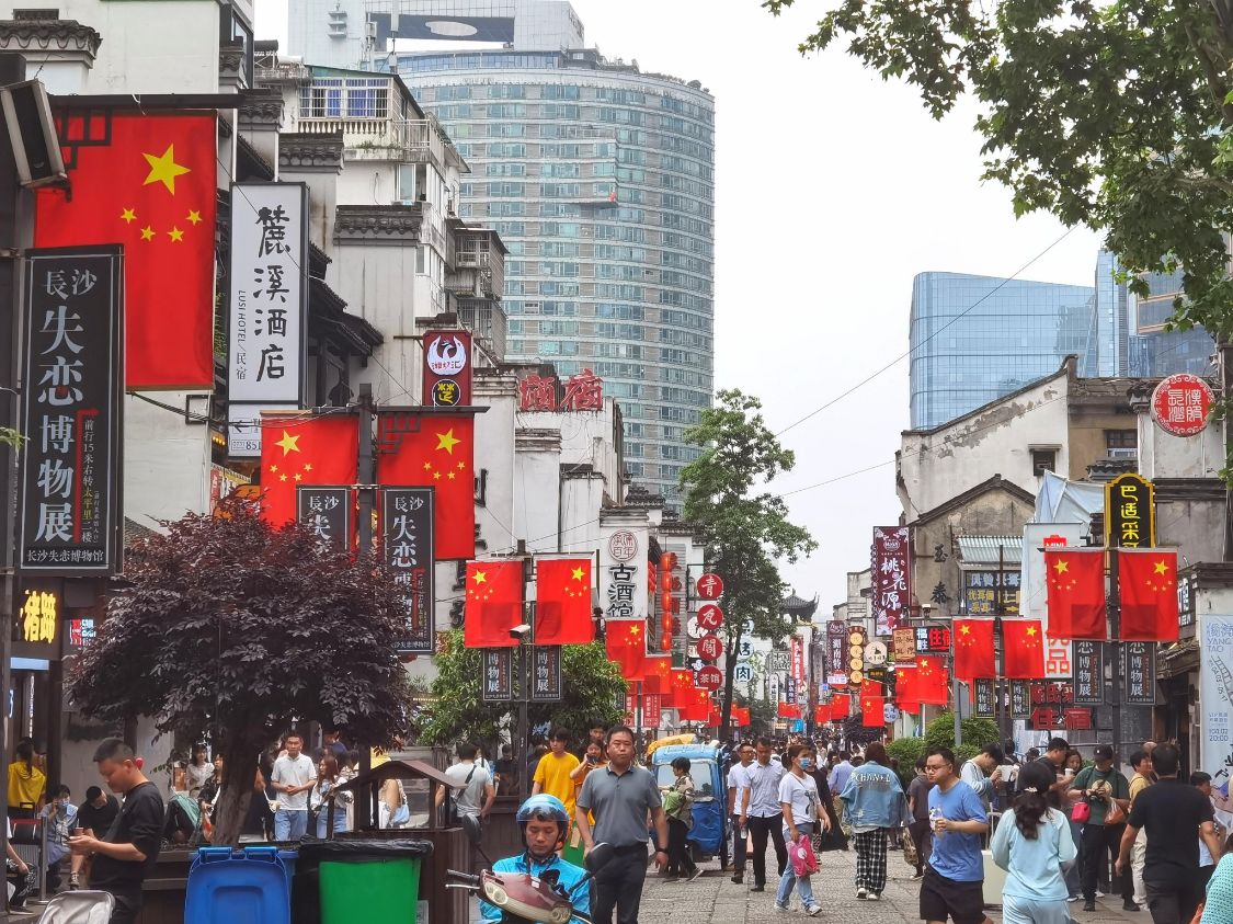 古镇 中国适合养老宜居的4个“新一线”，环境好美食美景多，让人羡慕