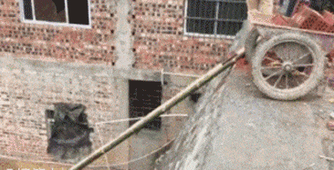 广州市 老婆跟领导出差，发来照片说在广州塔，朋友看了劝我离婚，为什么？