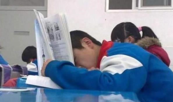 梵恩诗伊宁哥|幼儿园超前教育危害到底有多大？二年级或是爆发期，家长沉默不语