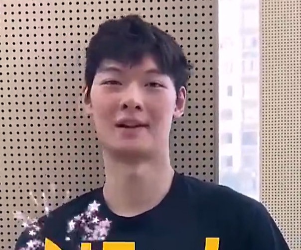 湖人队 仅仅12小时！王哲林与湖人最终关系确定，短短11字杀人诛心