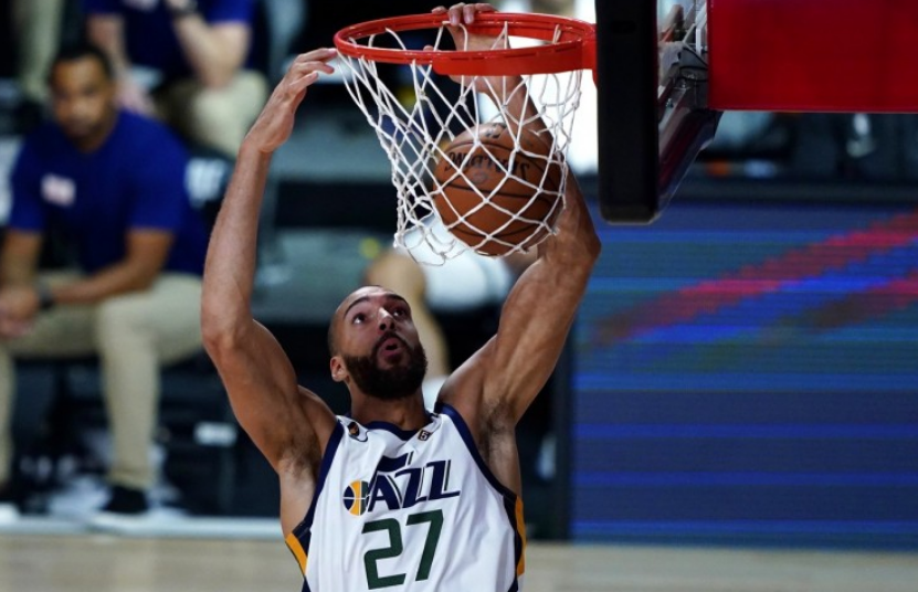 籃網(wǎng)隊(duì)|一夜間，4筆簽約達(dá)成，詹姆斯開(kāi)心了！籃網(wǎng)大麻煩，哈登傷勢(shì)出爐