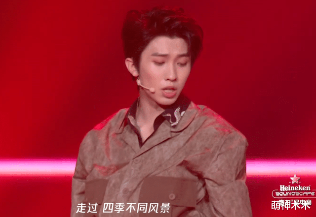 腾讯音乐娱乐盛典|TMEA音乐盛典状况多：话筒断音，观众席立荧光棒，女团被批夜店风