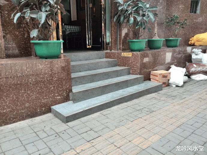 大门|龙吟师傅今天来说说卷帘水、拜堂水的吉凶