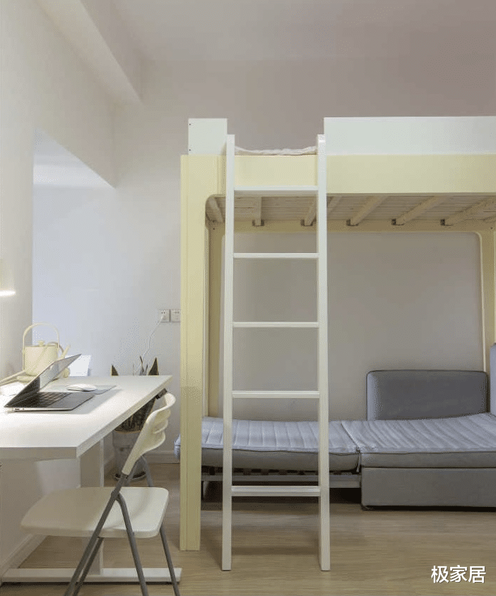 84平的小户型，用极简和纯白装饰空间，满足年轻人的需求