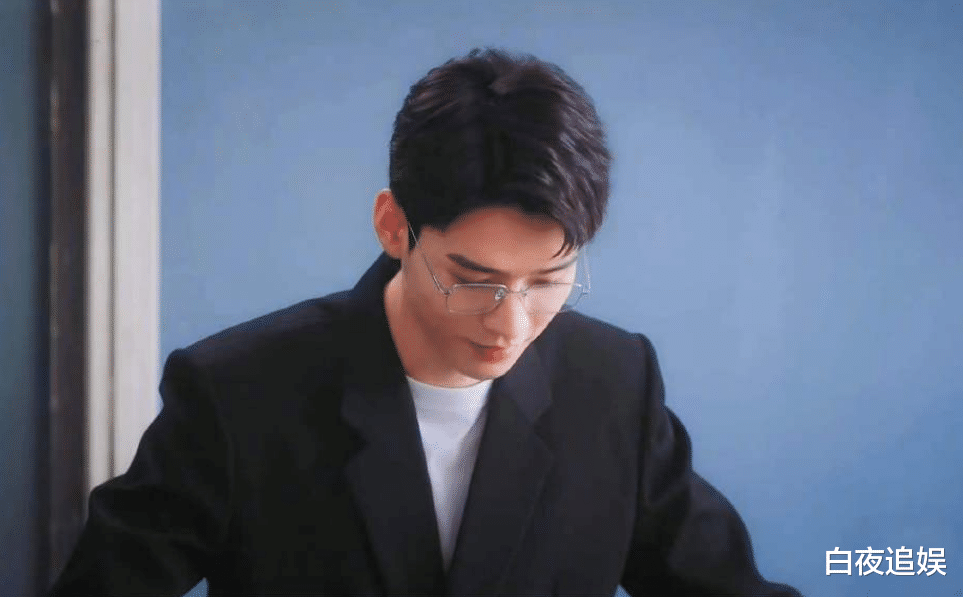 芒果台|芒果台又抓到了王牌剧，上线2天冲上热度榜，龚俊不愧是新晋顶流