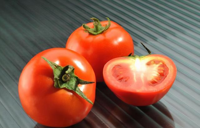 蔬菜|4种蔬菜被拉入“致癌名单”,是真的吗?辟谣:其中仅有1个是真的