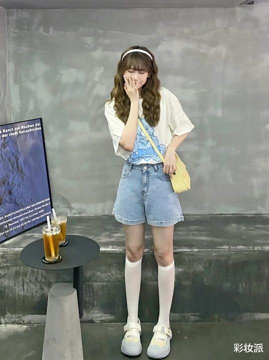 彩妆派|活泼减龄的少女型穿搭，这些技巧值得学习，轻松凸显气质