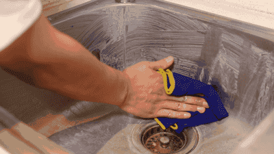 家居超人|锅底烧久了又黄又黑?别用钢丝球擦,教你这样做,旧锅干净锃亮