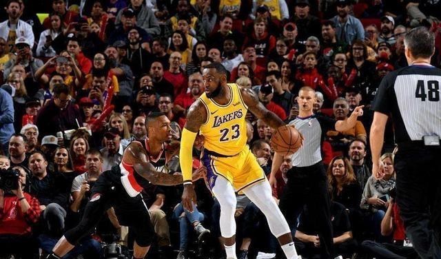 湖人隊(duì)|終于還是等來(lái)了！從以下這三點(diǎn)來(lái)看，湖人將鎖定NBA一神射手