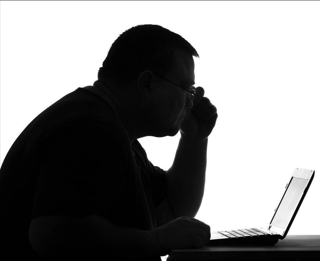 臀部|男性若出现这3个现象，要留意，说明衰老已经到来，要注意保养了