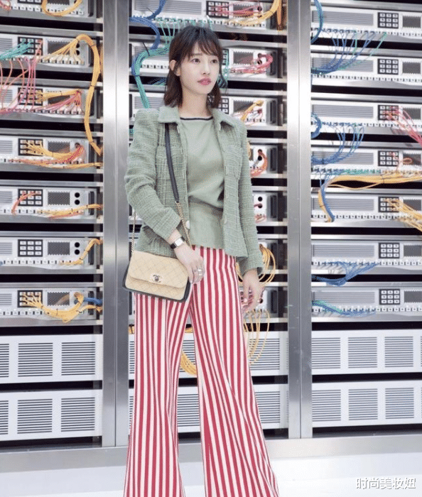 时尚美妆妞 白百何真没浪费这身材，穿深V连衣裙太惊艳，气质撩人又高级