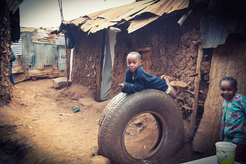 非洲大量收購中國廢棄輪胎到底有何用途？非洲人：美觀又好用！-圖2