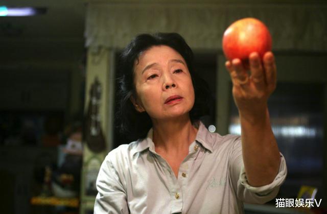 李菲儿|77岁影后因病被遗弃国外？丈夫女儿拒绝照顾，恳求回国却无人理