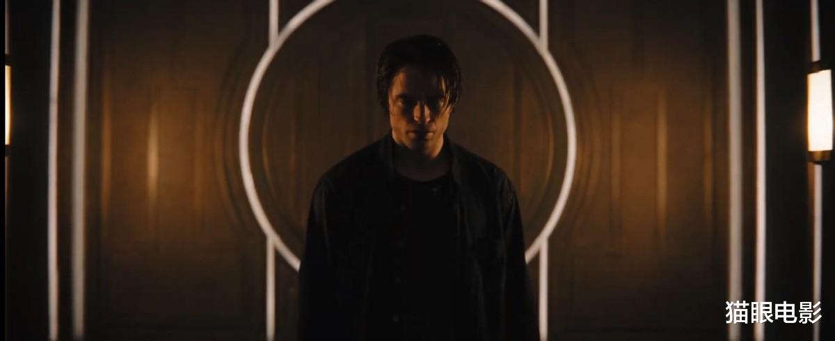 新蝙蝠侠|新蝙蝠侠画面燃爆了！蝙蝠车冒蓝火好霸气，猫女一头红发造型抢镜