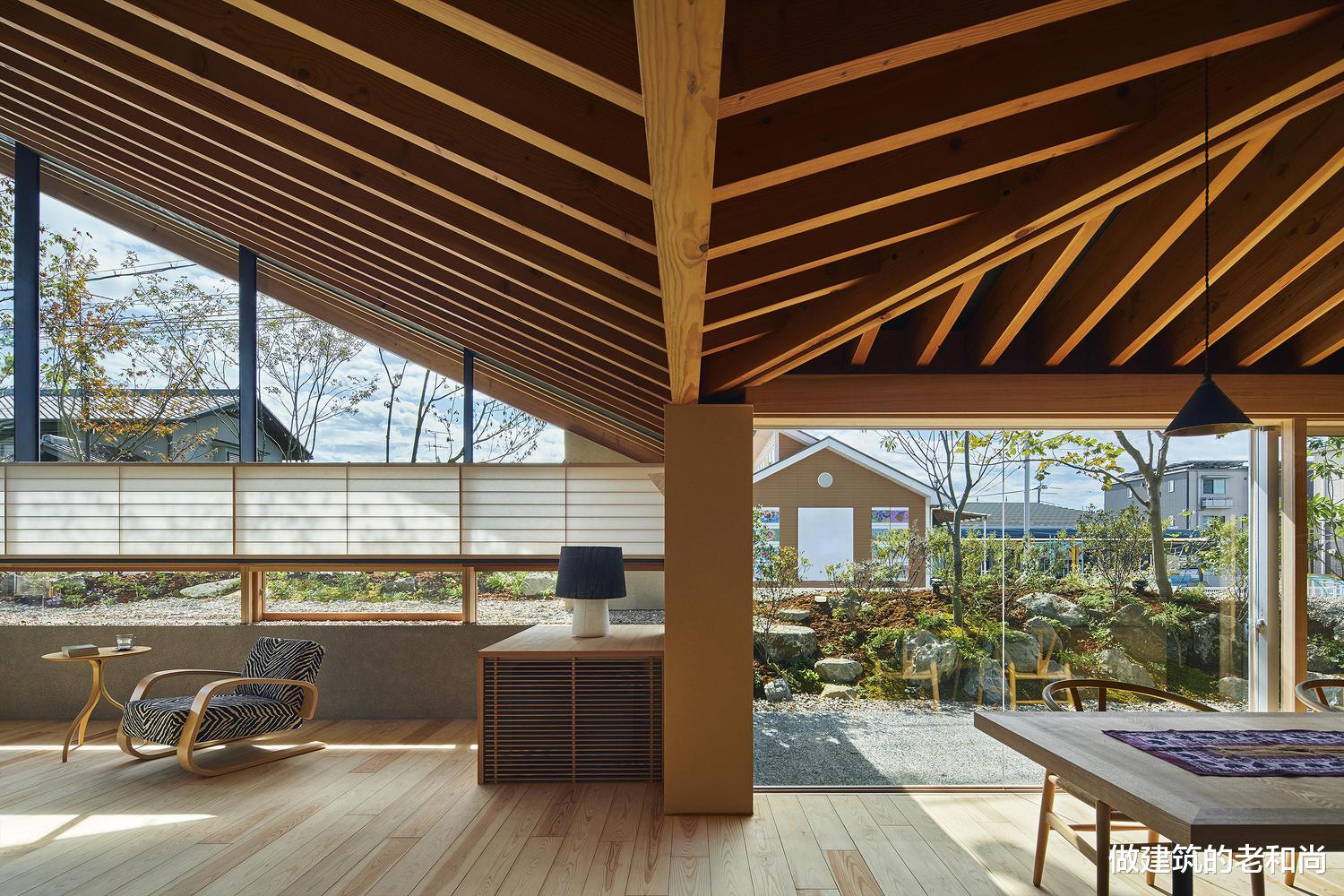 做建筑的老和尚 将屋顶化整为零的住宅：七个屋顶下隐藏着流动空间