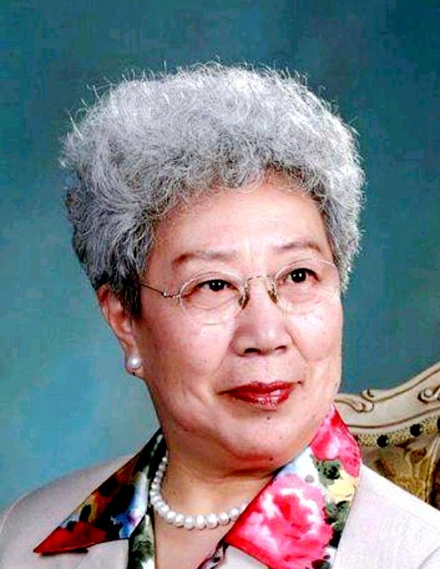 奶球妈咪聊|记得样板戏“勇奇”娘吗?有意思的是,演娘的比演儿子的小了12岁