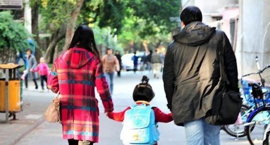 幼儿园|教育局官宣，幼儿园放学时间将不能早于17：30，又一问题浮出水面