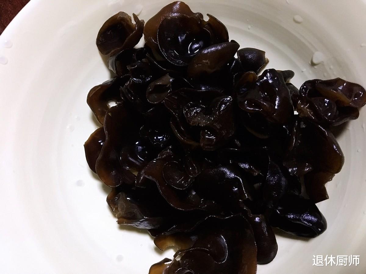 |山药和它是绝配，简单一炒很鲜美，常吃排宿便，不知不觉就瘦了