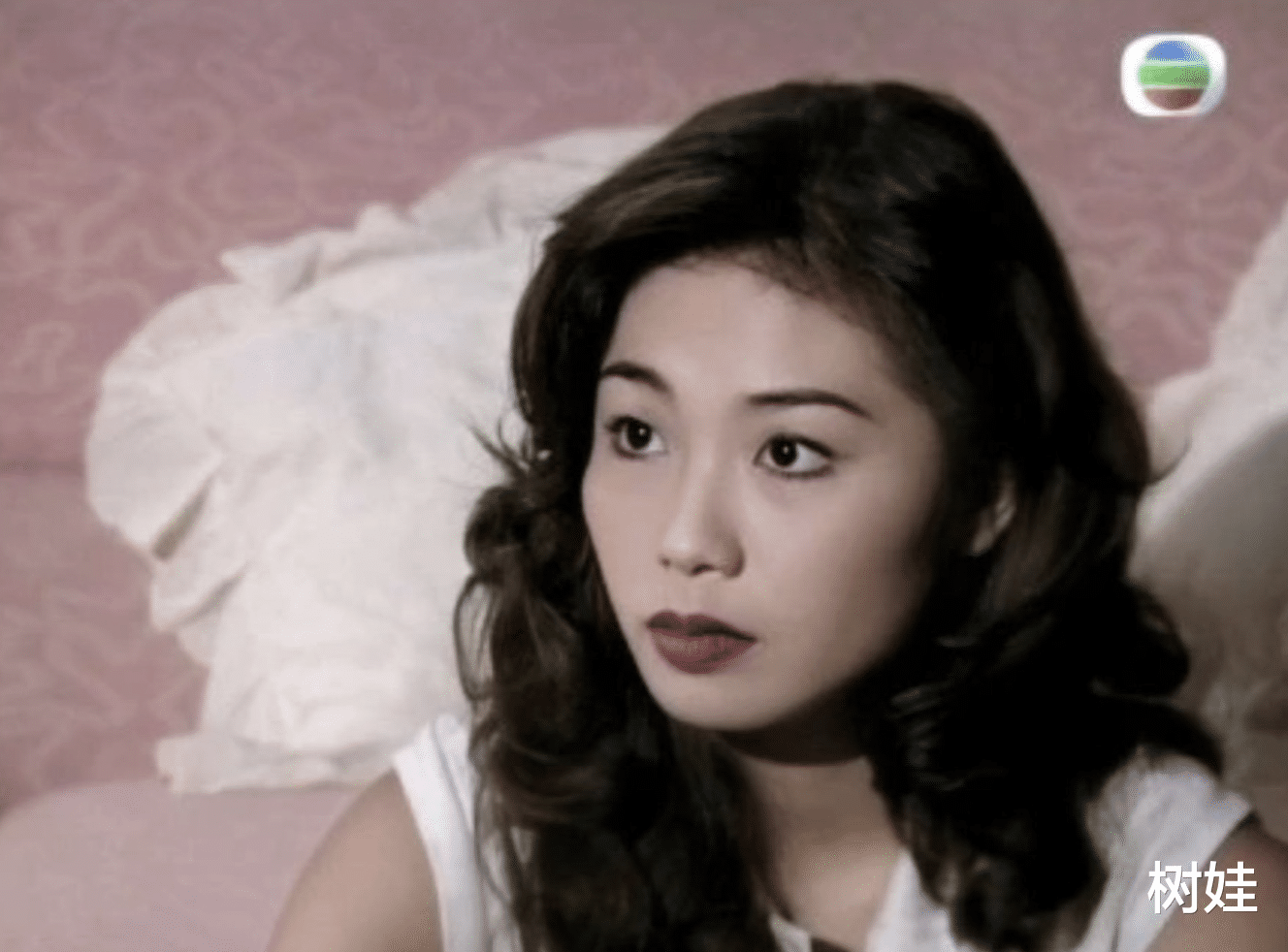 陈妙瑛|49岁陈妙瑛出席港姐聚会，休闲打扮仍难掩霸气，已转型经商仍未婚