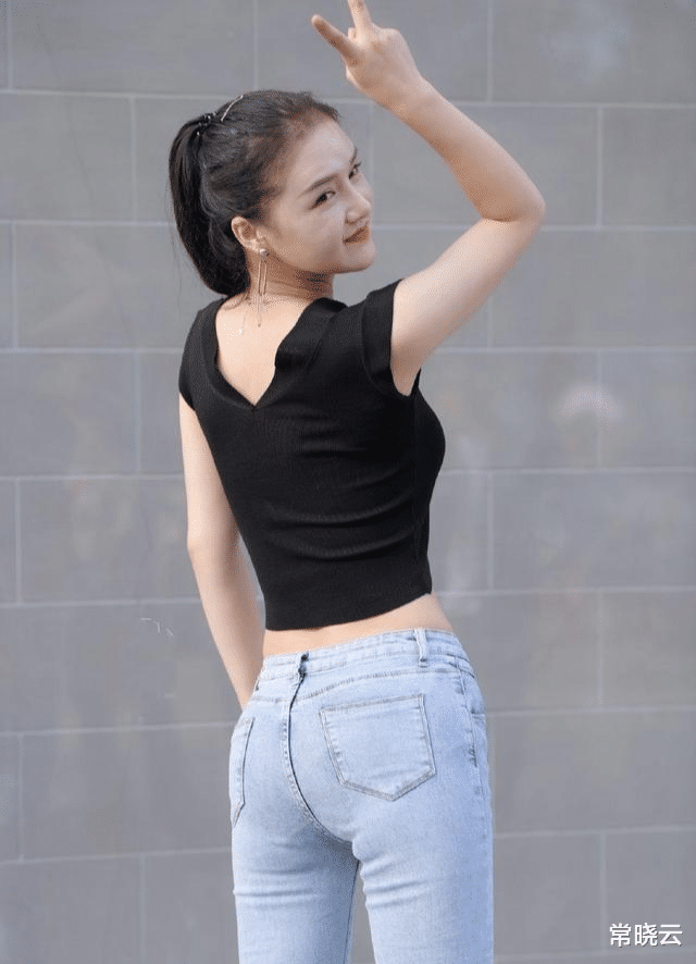 杨紫|灰蓝色修身裤,高级质感,设计感十足