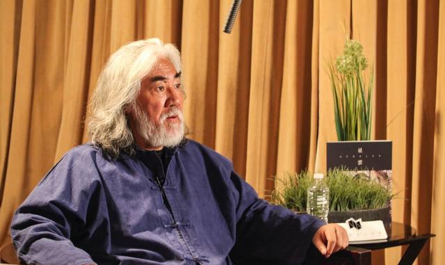 张纪中|70岁还能再当爹，让女儿伺候小4岁后妈，张纪中为啥这么“潇洒”