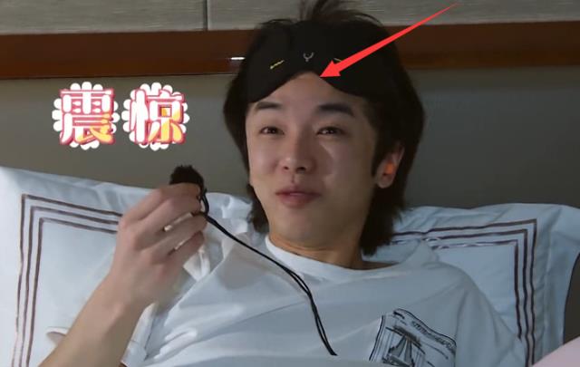 华晨宇|华晨宇“素颜照”被传，来不及化妆被叫醒，30岁皮肤令全网沉默