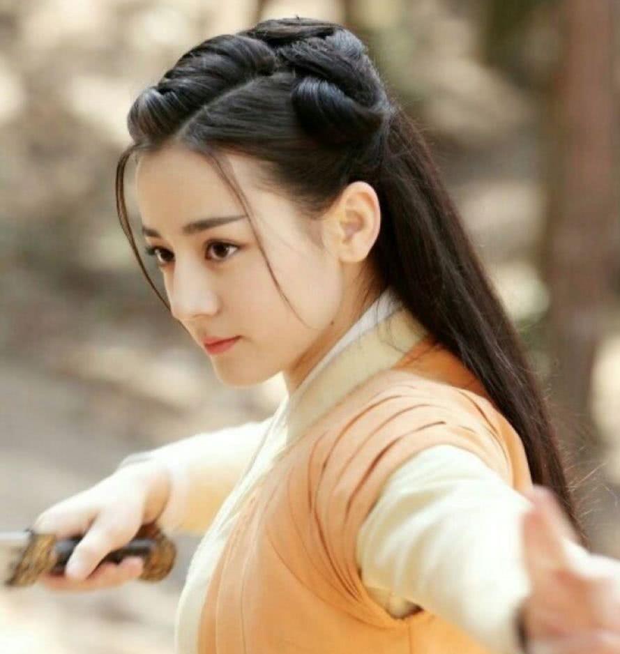 愿你快乐|小碎发到底有多重要?美如杨幂、迪丽热巴,都在靠它修饰发际线