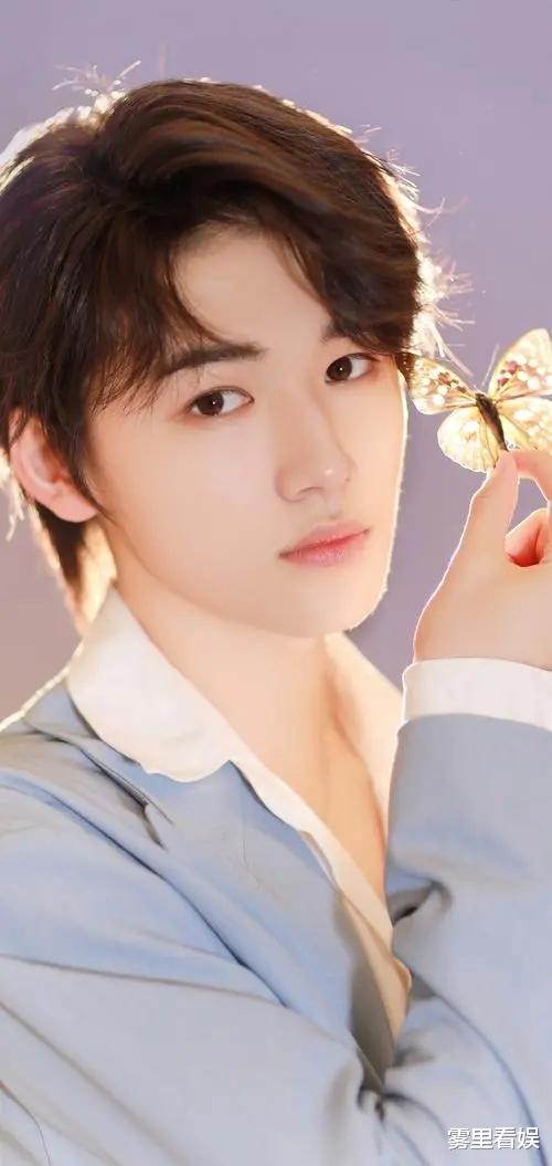 石天|男团偶像表面看似风光，有的人胆子小到不敢独睡，背后的心酸有谁知道