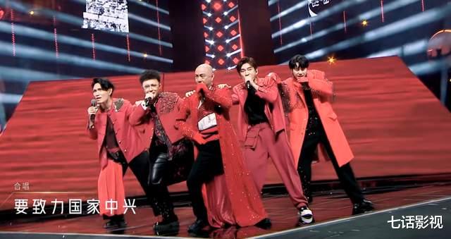 张卫健|《追光吧》话题王，6年只演一部剧的张卫健，为何仍能称霸热搜？